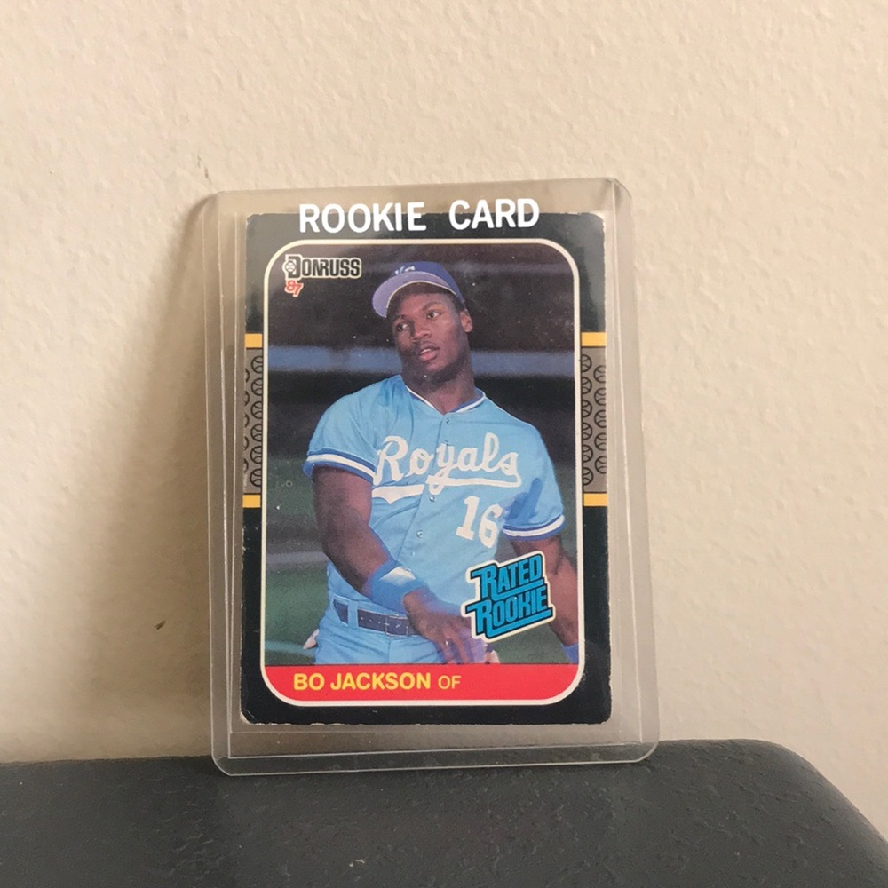 BO JACKSON KC ROYALS ROOKIE CARD
